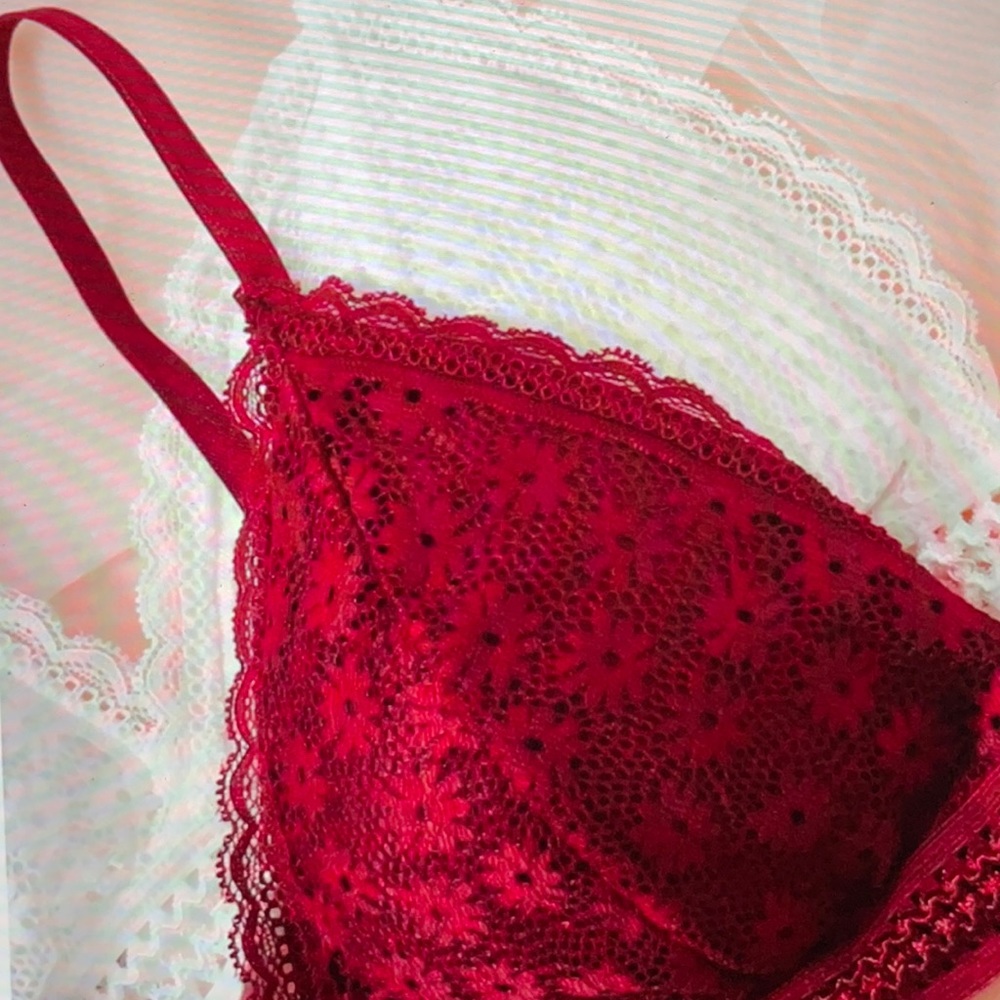 SOLD OUT ! ! Floral lace bras by Marcellas boutique ๐ all 4 ! - Picture 5 of 5